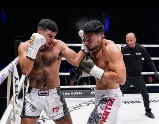 Moha Hamdik garaipenarekin debutatu du profesionaletan