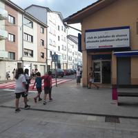 Zahartzoari buruz hitz egiten