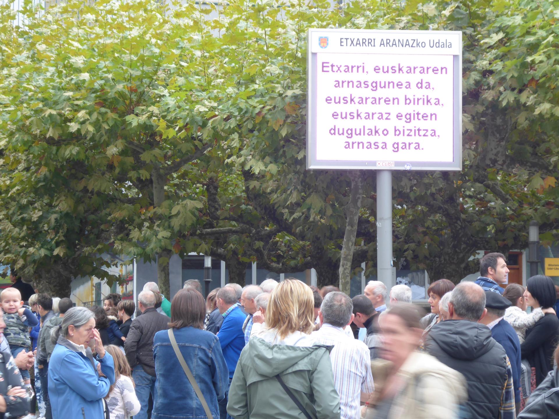 Bi hanketako birika hiztunei aitortza