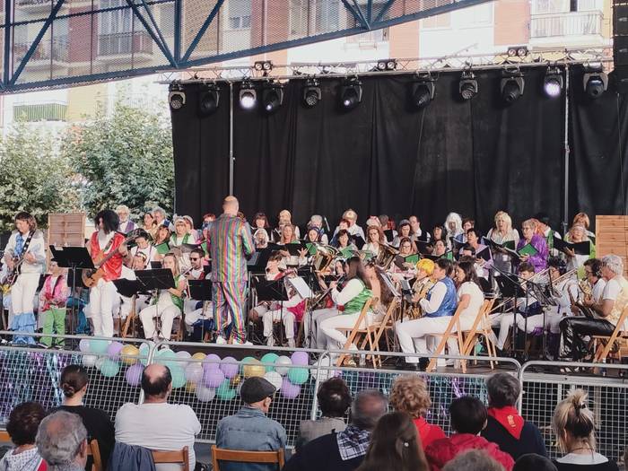 ABBA ikuskizuna, Irurtzunen