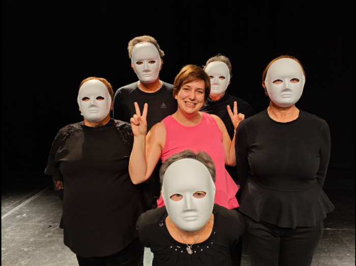 'El club de las personas a-normales' taularatuko du antzerki taldeak