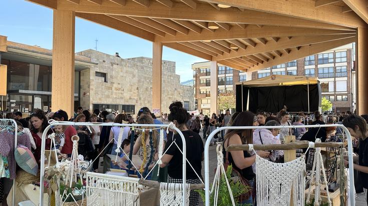 Altsasu emakumezko sortzaileen plaza bilakatuta