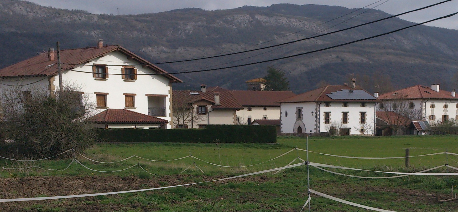 LED argiak auzolanean jartzen ari dira