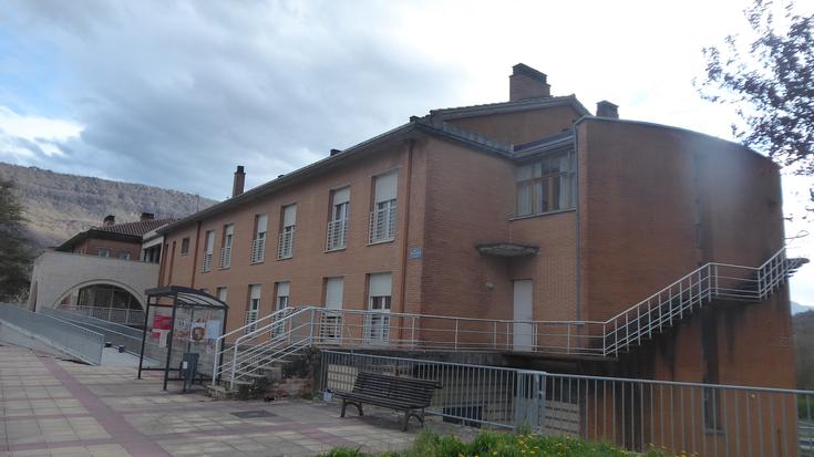 Mantentze ofiziala behar dute Altsasun