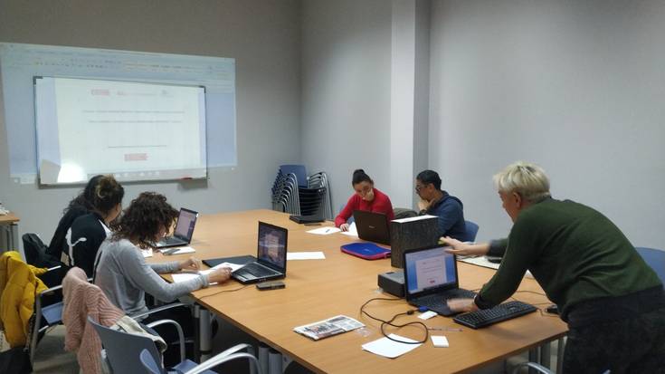 Enpresa sortu berriak Cedernaren eskutik eta bateria irakakasle baten beharra Irurtzunen