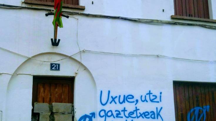 Batzokian gaztetxeen aldeko pintaketak, bigarrenez