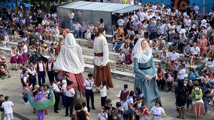 Irurtzungo festak, Lakuntzako igerilekuak eta Quesos La Vasco Navarra