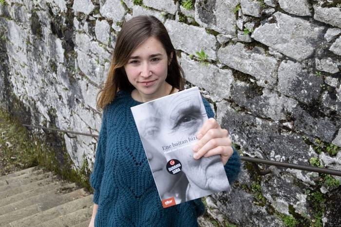 Maddi Ane Txoperenarekin solasean Iturmendin