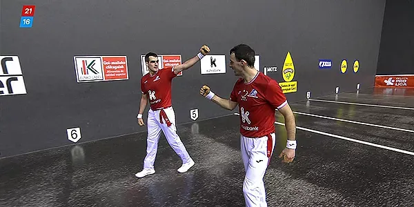 Ezkurdia ikusgarri batek eta Altunak finalerako hautagaitza aurkeztu dute