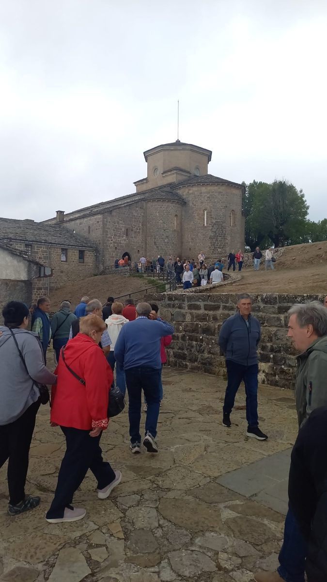 Aralarko santutegiko teilatuan konponketa lanak egin dituzte