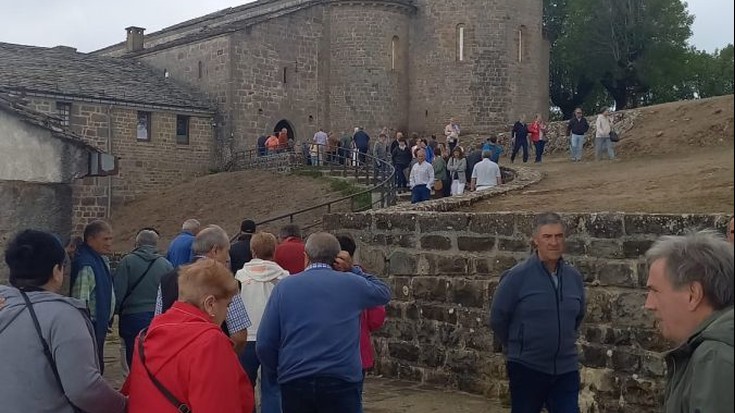 Aralarko santutegiko teilatuan konponketa lanak egin dituzte