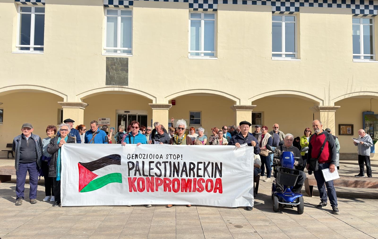Palestinari elkartasuna adierazteko Teva enpresari boikot egitera deitu dute