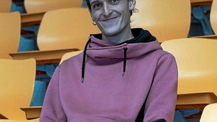 "Jende aurrekotasuna, ahoskera, resolutibo, ausart izateko bidea ere ematen du bertsoak, jolasaren bidez"