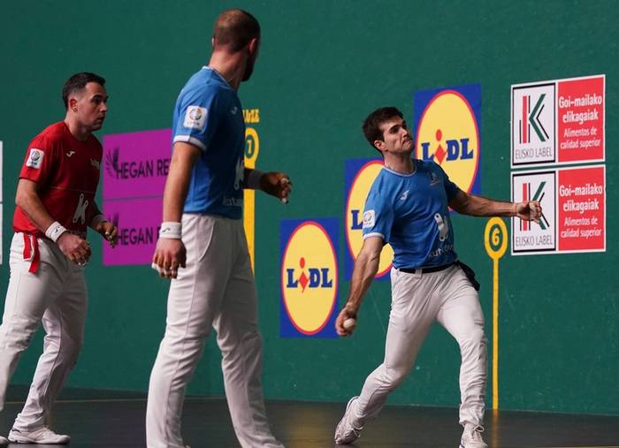 Burunda frontoian, Binakakorako dena prest