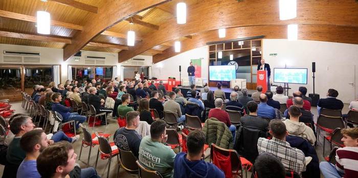 Nafarroako Futbol Federazioak entrenatzaile guztiekin egon nahi du