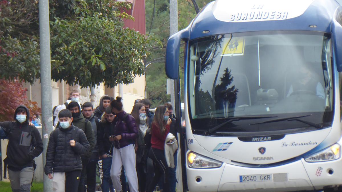 Eskola garraioko lau ibilbide eman nahi ditu Hezkuntzak