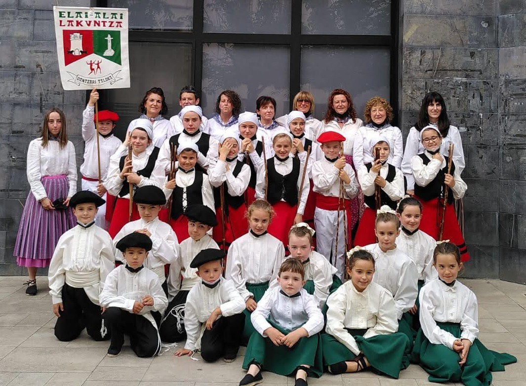 Elai Alairen emanaldia eta Alkate dantza San Saastin festetan