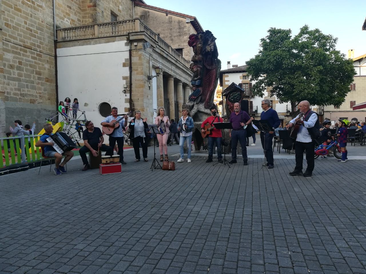 Musika, antzerkia, zirkua eta beste Altsasuko udan