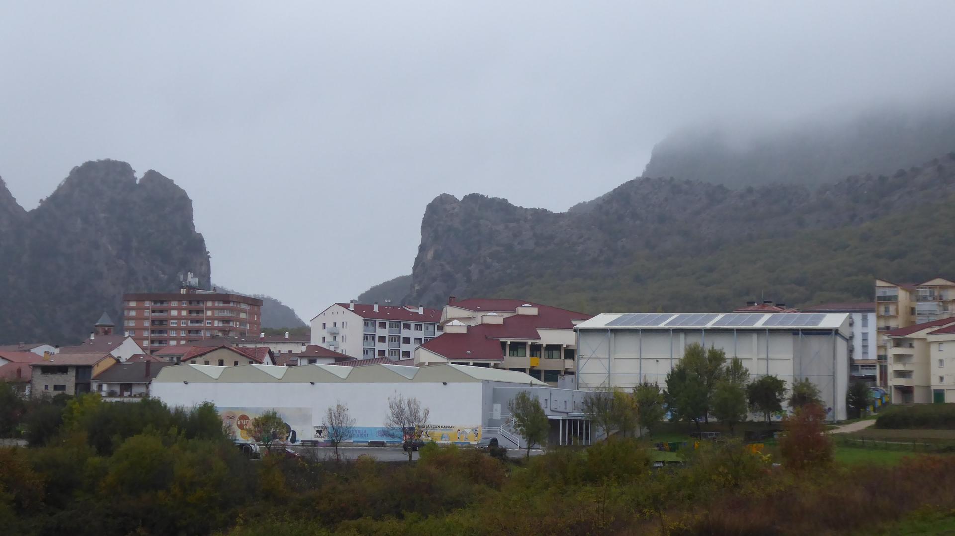 Eguzki plakak eskola argindarrez hornitzeko