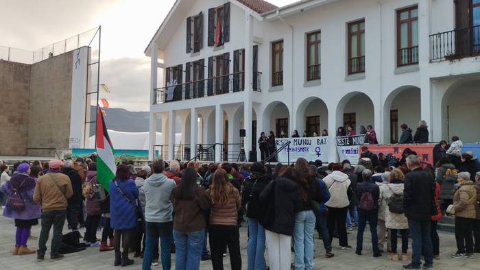 Hainbat modutara ospatu zen Emakumeen Eguna