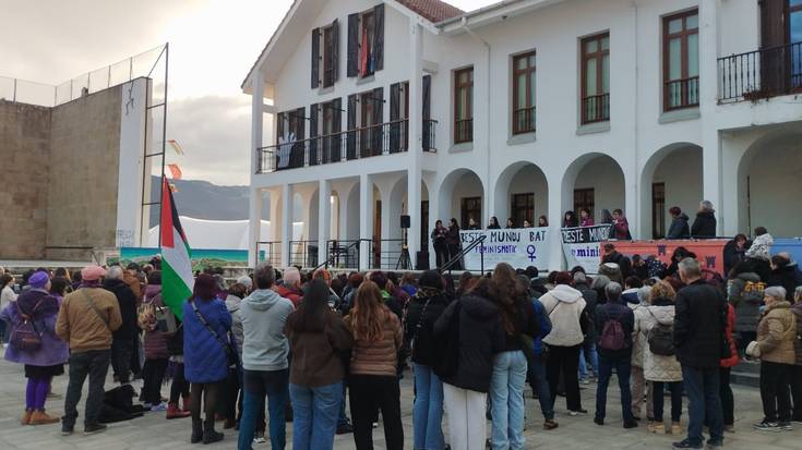 Hainbat modutara ospatu zen Emakumeen Eguna