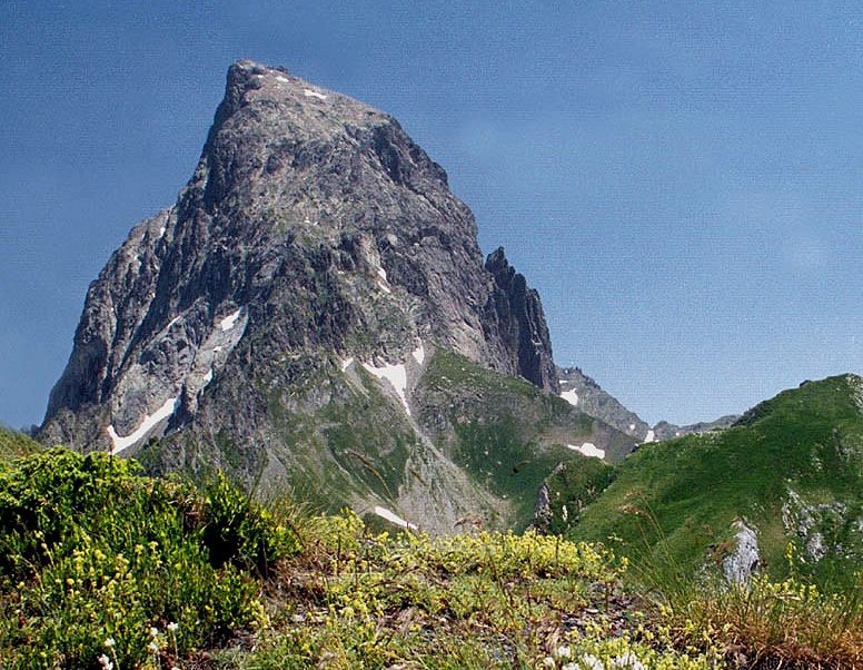 Pikuxarrekin Pirinioetara