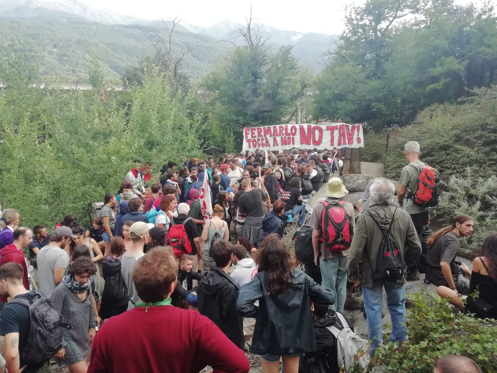 Susa ibarra ezagutzen, AHTren aurka