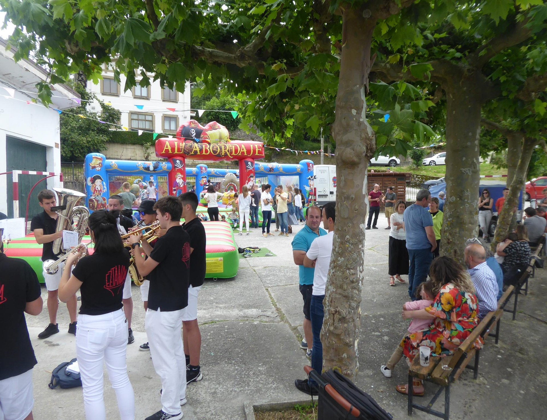 Hiru festa egun Unanun