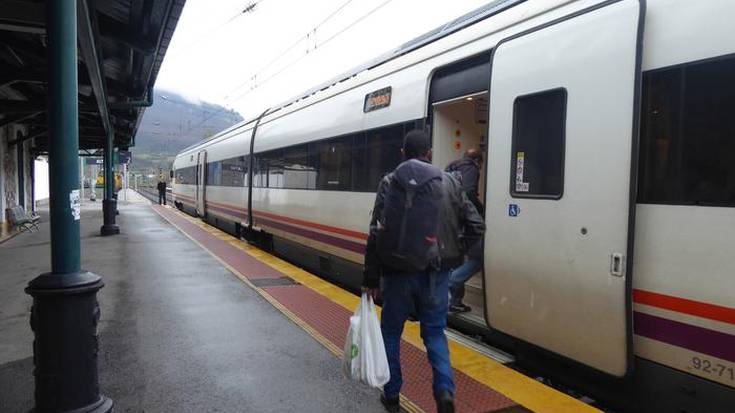 Tren zerbitzuan informazio sistema berria, etxeko zaintzaz jardunaldia eta Ziordiko kontribuzioa