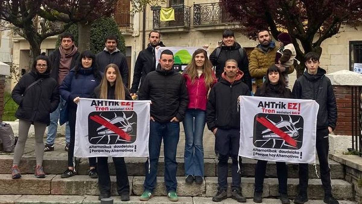 Sakana Bizirik "eredua zalantzan" jartzearen alde