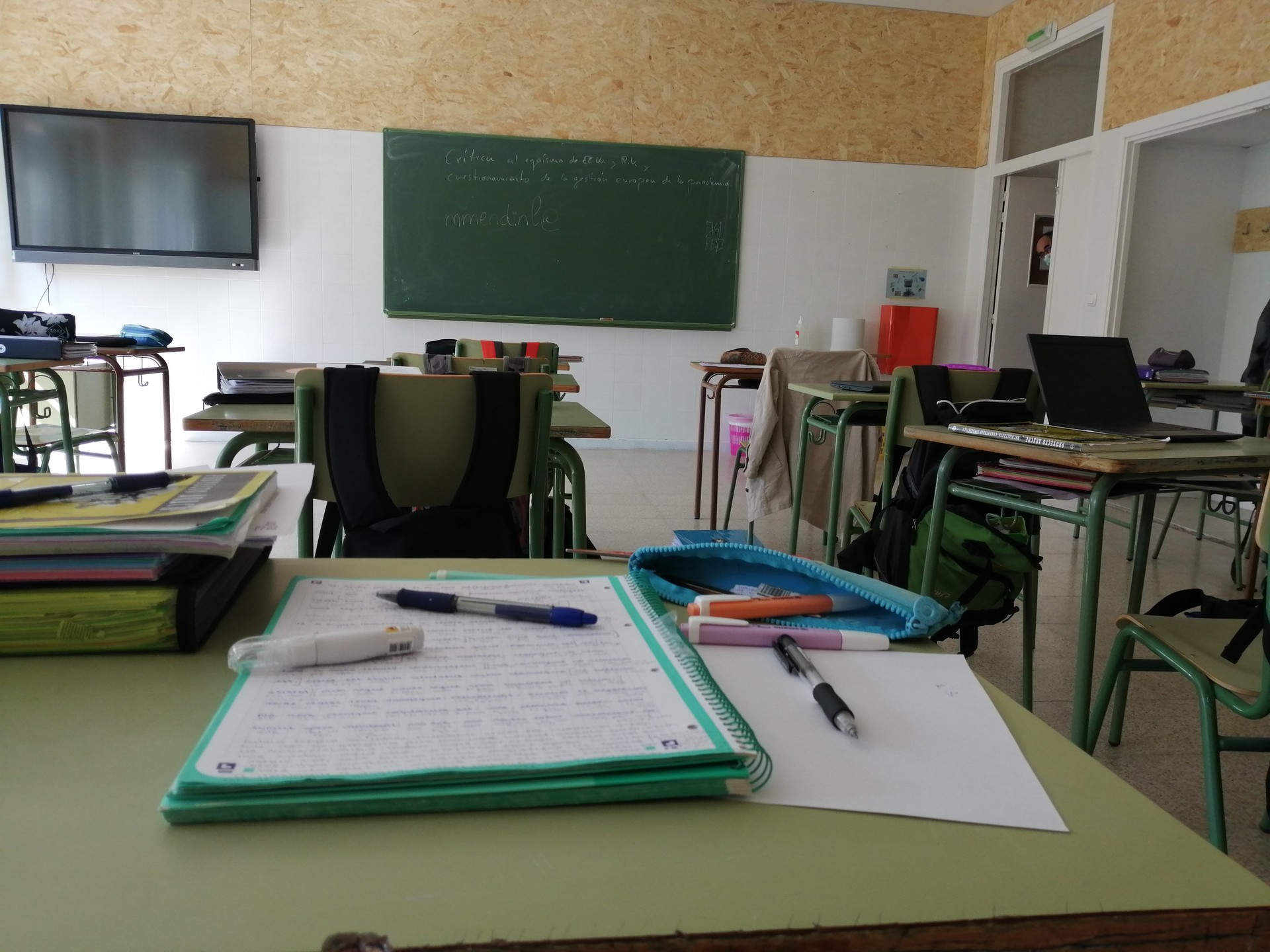 Asteburuan 131 ikasle konfinatu dituzte