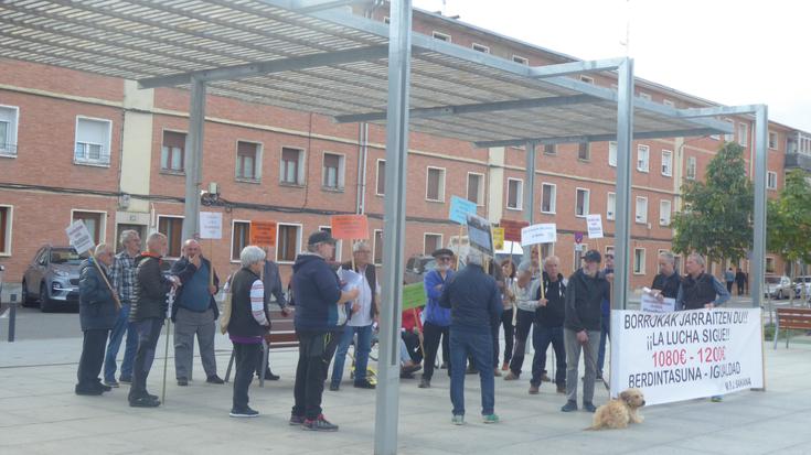 Pentsio duinen aldeko mugimenduak Iruñera deitu du