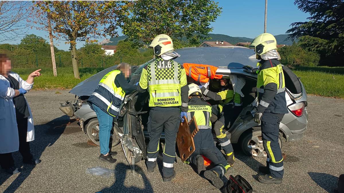 Suhiltzaileak eta osasun etxeko langileak trebatzen segitzen dute