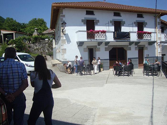 Kontzejuak bi etxebizitza alokatuko ditu