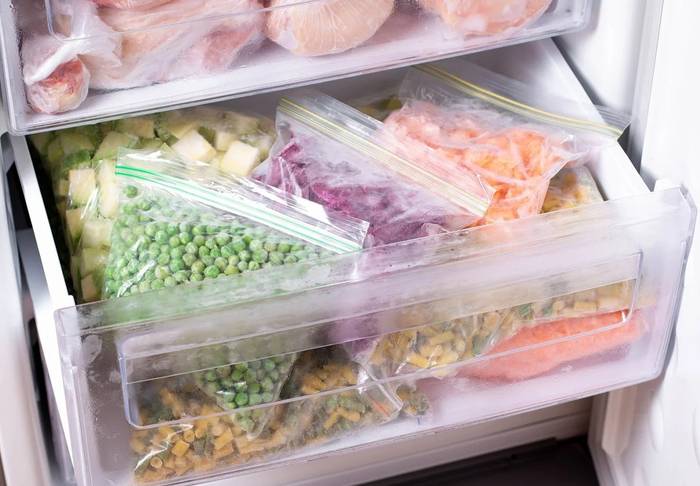 Asteburuko gauzak, politika, izoztutako janaria eta azken orduko albisteak