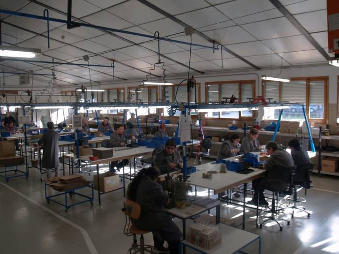 "Garraio zerbitzua behar dute, bai edo bai"