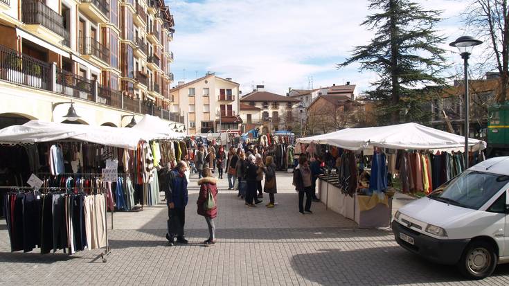 Elkar zaintzeko egitasmoa bueltan da