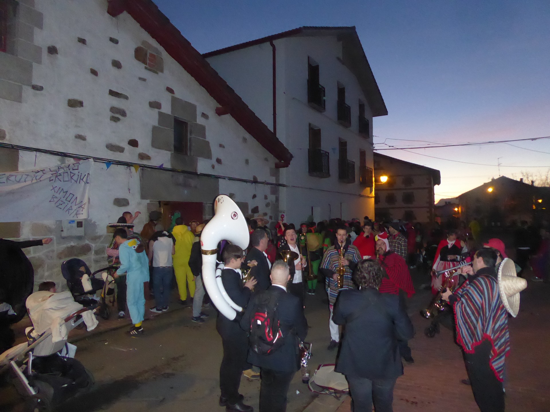 Jitomoxorroen aurretik, piñata