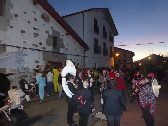 Jitomoxorroen aurretik, piñata