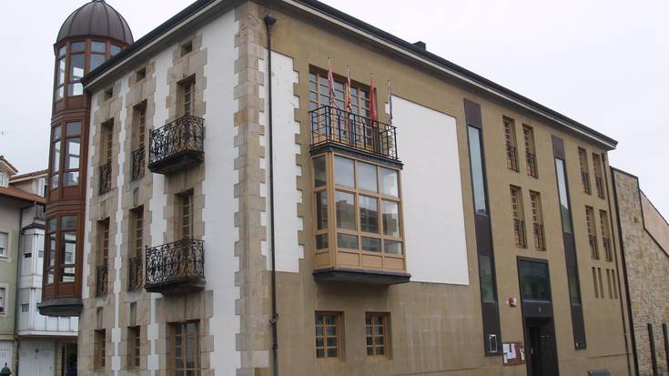 Udalak teknikari baten lan egutegia aldatu du