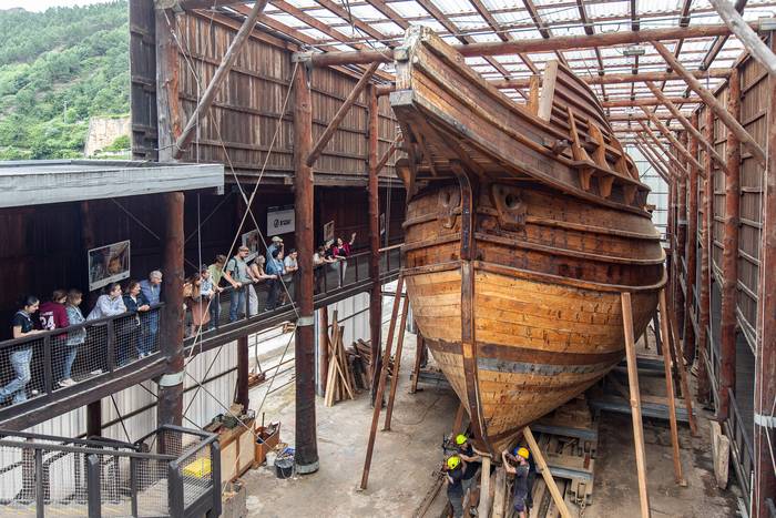 San Joan baleontziaren ureratzea zuzenean