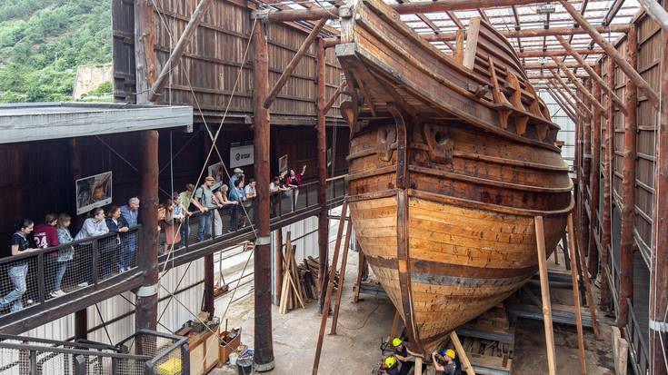 San Joan baleontziaren ureratzea zuzenean