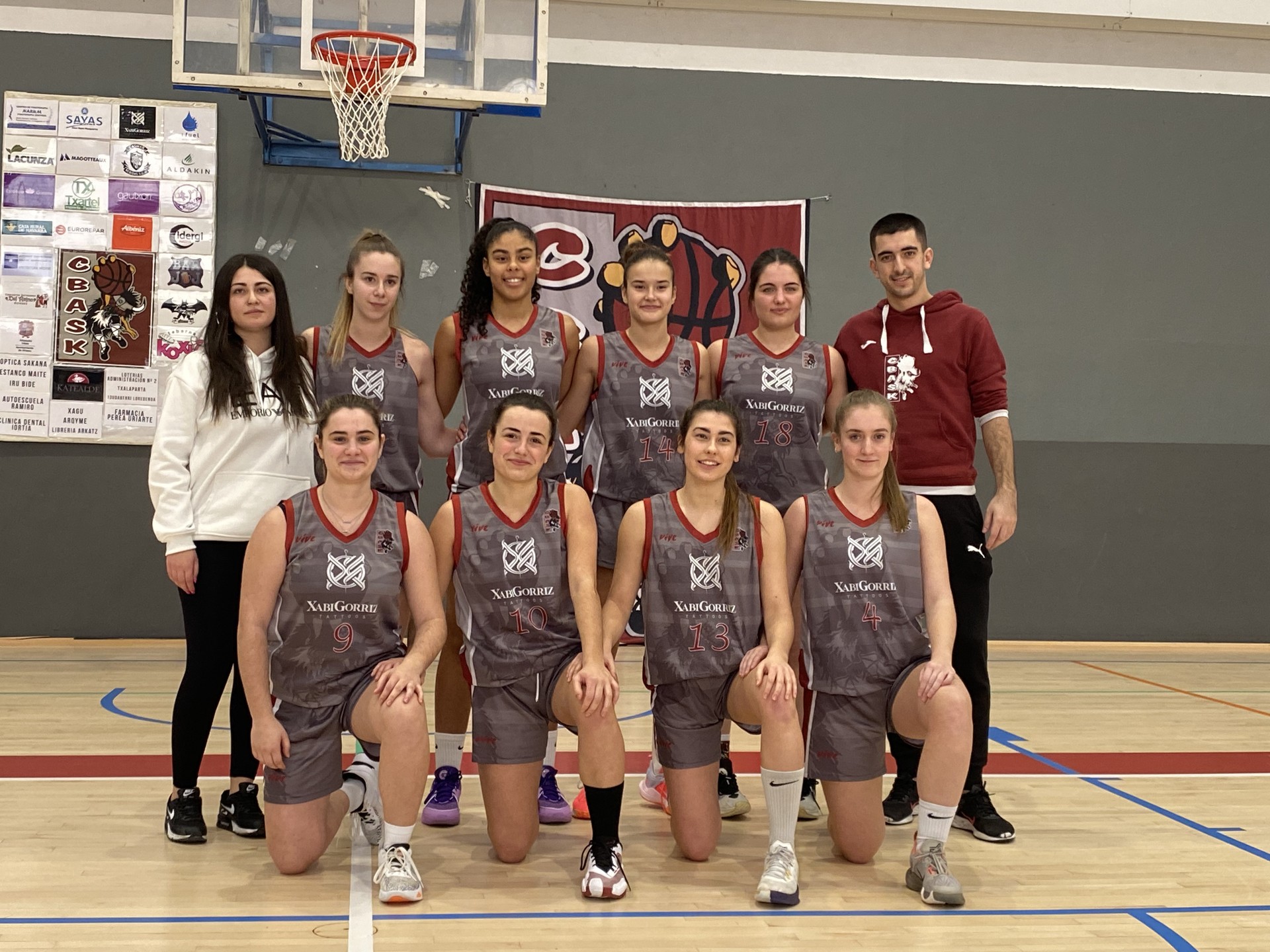CBASK-eko bi talde nagusiak Larronaren kontra, etxean