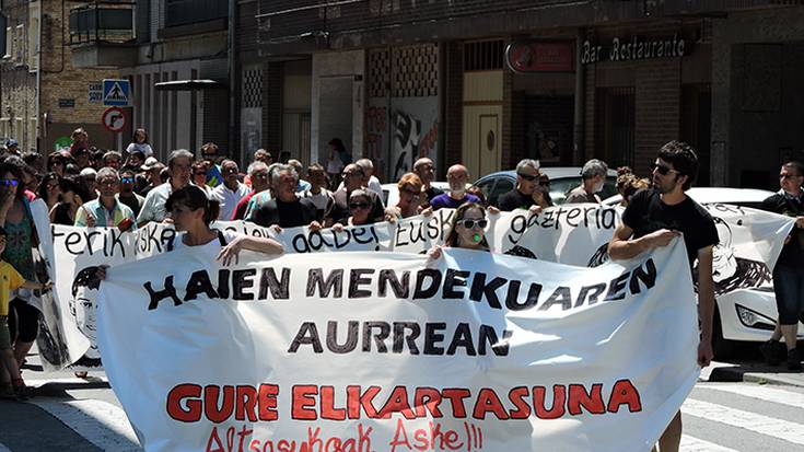  Espetxean urte bat daramatela salatzeko manifestazioa Altsasun