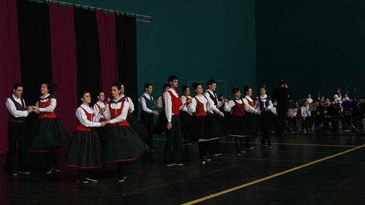 Altsasuko Musika eta Dantza Eskolako ikasturte amaierako emanaldia