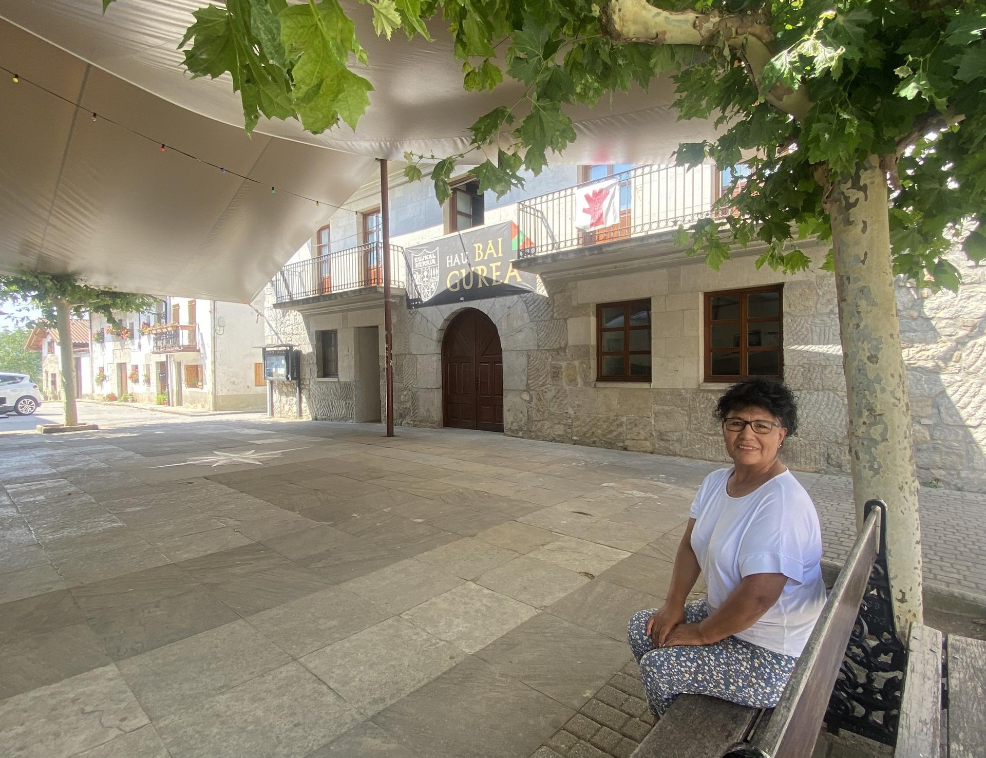 "Lagunekin Uharteko herrigunean biltzen naiz"