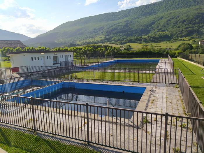 Udalak igerilekurako sorosle premia du