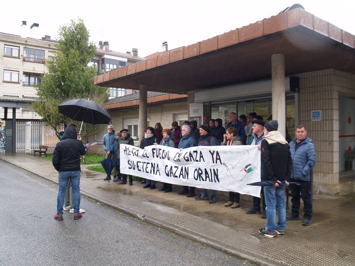 Kronifikatutako izuaren aurrean, Gazarako erantzun konprometitu eta solidarioak eskatu dituzte