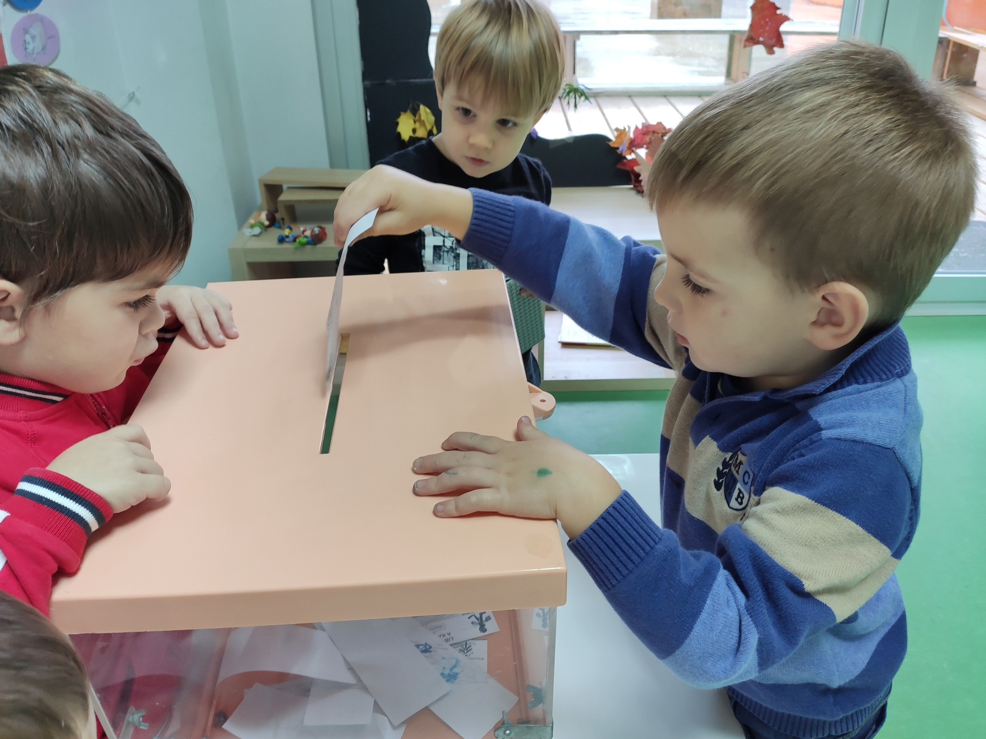 Literatur hauteskundeak izan dira
