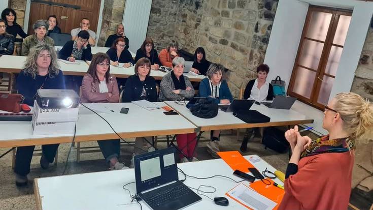 Merkataritzaren gaitasun digitalak hobetzeko ikastaroa